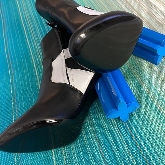 Louis Vuitton Booties Cruise Collection - Picture 3 of 5